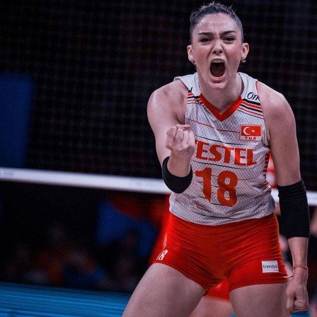 Zehra Güneş şaşırttı! Ne olduğu ortaya çıktı: El ele tutuşmuştu 1